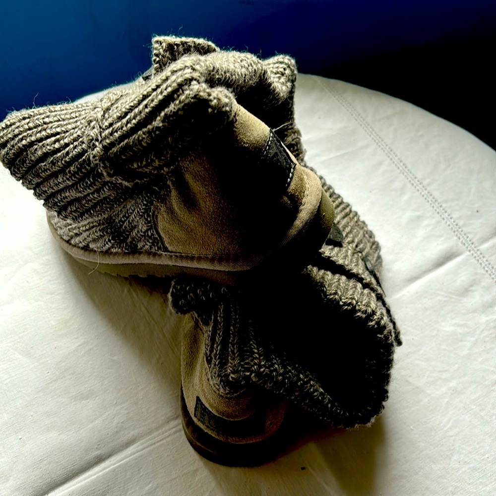 Ugg boots grey